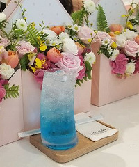 ���Ź����ѧ�廨��������ѵ�����裬���������Ů���ľ�������