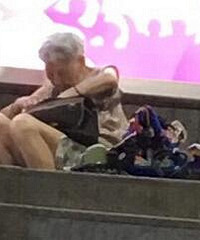 近乎40度高温,而婆婆87岁了
