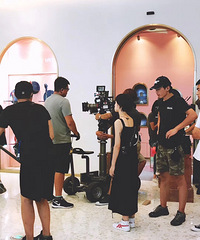 �ڰ��ٺ�����鱦�꣬ż��̩�������ǹ�֡��������ֳ���Ϸ��