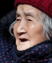 101岁“老太”皮肤细嫩颜容不老