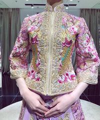 ���Ͽ��˿���ɫ�����������ӣ����������У�