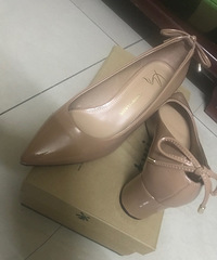 ɹɹ��������ſ����ﴩ�ĵ�Ь��99��Ǯ