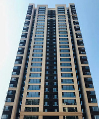 现在中央公园公园旁的高层开发商都会封阳台吗?