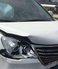 男子逆行上立交撞车,大吼:怪导航