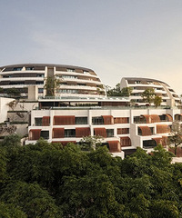 今天去看了万科鹅岭峰的豪宅,小姐姐介绍的很高逼格