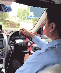 你这样变道,很打脑壳【行车记录仪故事】
