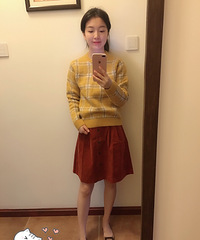 抢不到优衣库大火的毛衣,机智地去买了同款童装,居然很合身