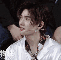 港真,杨洋的颜真的挺好看的啊,为啥就是不受待见