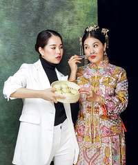和42岁的妈妈拍了套“姐妹照”,看到照片都说我超像胡杏儿