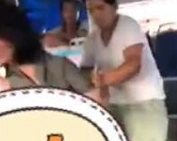 公车上女子被猥亵全车无一人帮忙?