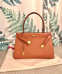 һ۾ͿToryBurch¿˾ɫʽ