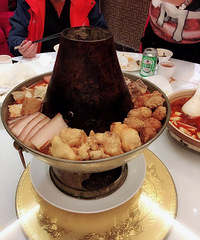天冷吃个铜锅,里面内容丰富,吃完身上暖暖的