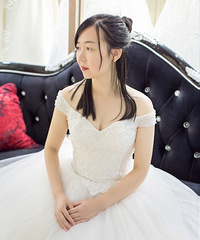 为了完美的first look,瞒着男友偷偷就去把婚纱先订了