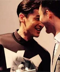 �������������¾硶�ɻ�ʮ���꡷��