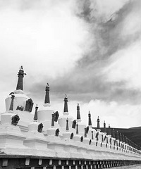 ��ѩ������׷Ѱ���ɵ�Ӱ�ӣ������Լݡ���̽�ؾ�Զ��̫�����䣡