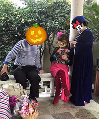 ÿ�ζ����⾰����������һȺ��Ӱ�����ߣ��݋��Ǵ��غ�������Ӱʦ