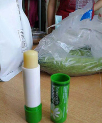 冬季必备护肤品,小甘菊手霜、唇膏开团,两样都是必不可少的