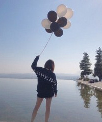 ȥwanghong֮ԡһ⣬;ɫô