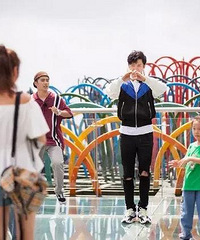 �����ӵ��������С������չ٣��ڳ�������������ס�����оƵ�