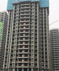 华润公园九里的位置也不错,小区附近就挨着一个好舒服的草坪