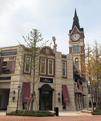 打探金地自在城,套内约70-90平小高层,项目内有学校、医院配套