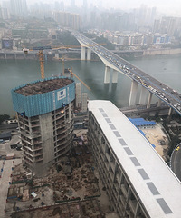 重庆天地工地开工干的热火朝天,万科接盘就不烂尾了。