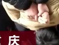 重庆又有人抢方向盘!被乘客摁倒