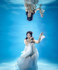 ���Ϻ���ȥˮ��������д�棬�о��Լ���Ҫ��Խ��