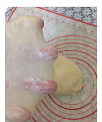 做了莽嘟嘟的黄米餐包,烤出来真的太乖了