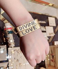 ˵Tory Burchۣ̲ס˺ö