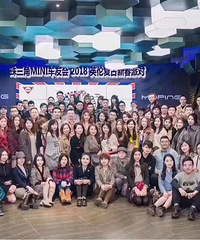 Mini和普拉多车主聚会,一眼就看出油腻