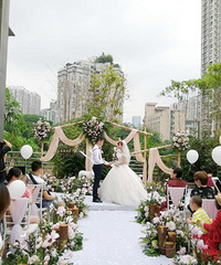 就算没有草坪,大露台也能完成我的户外婚礼梦,满场布置好少女心