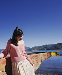 �����������·�ȥ���У�ZARA�ķ�ɫë�����պ��Ͼ�