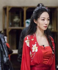 韩雪成《我就是演员》冠军有啥用?她一年不拍戏上了20个综艺