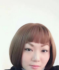 80年性格开朗的离异贤惠妹子征婚,现在养一大一小狗狗