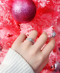 �������������ۣ���ʽС�����ر𣬾��Բ�����ײ