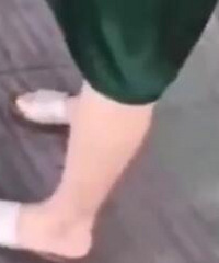 捡到手机价格没谈拢这人把手机摔了