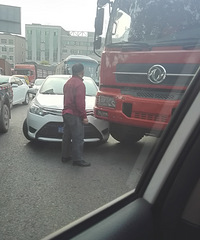 ���󳵵Ĵ�磬����ߵ��İ�