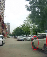 100���˳�����խ·��������˾��������10����Ƶͼ�����ʻ������