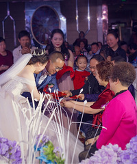 在鬼屋密室求婚你大概是第一个吧?超省心婚礼布置现场好梦幻