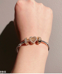 �����¿��˶��������͸����ۣ���ɫԪ�����ֺ��԰�