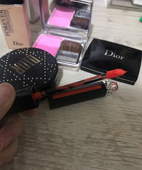 说说我喜欢的迪奥彩妆,这款高定气垫的定妆效果很好,还很控油