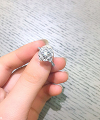 ���Ҷ�����һ��С�ڵ���䣬�����־��Բ������ײŶ