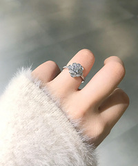 ���Ҷ�����һ��С�ڵ���䣬�����־��Բ������ײŶ