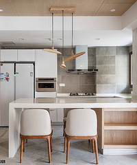 ��˵�ִ��ڰ׻Ҹ����У�������ȴ�������