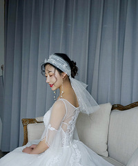 ���ڸ㶨��ɴ�͸�ױ����ϲ�����ŷ��С��Ů��