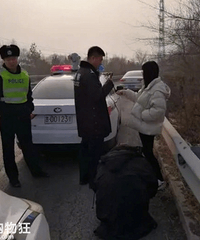 女生坐车犯困怀疑被下药,拿刀划伤网约车司机