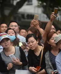 ͬѧһĸĸӴӰȴȫһ