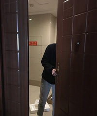 指纹锁安好了,只带手机出门,不要太爽^_^