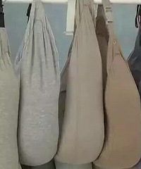 哭了,年终奖我得了60个枕头……